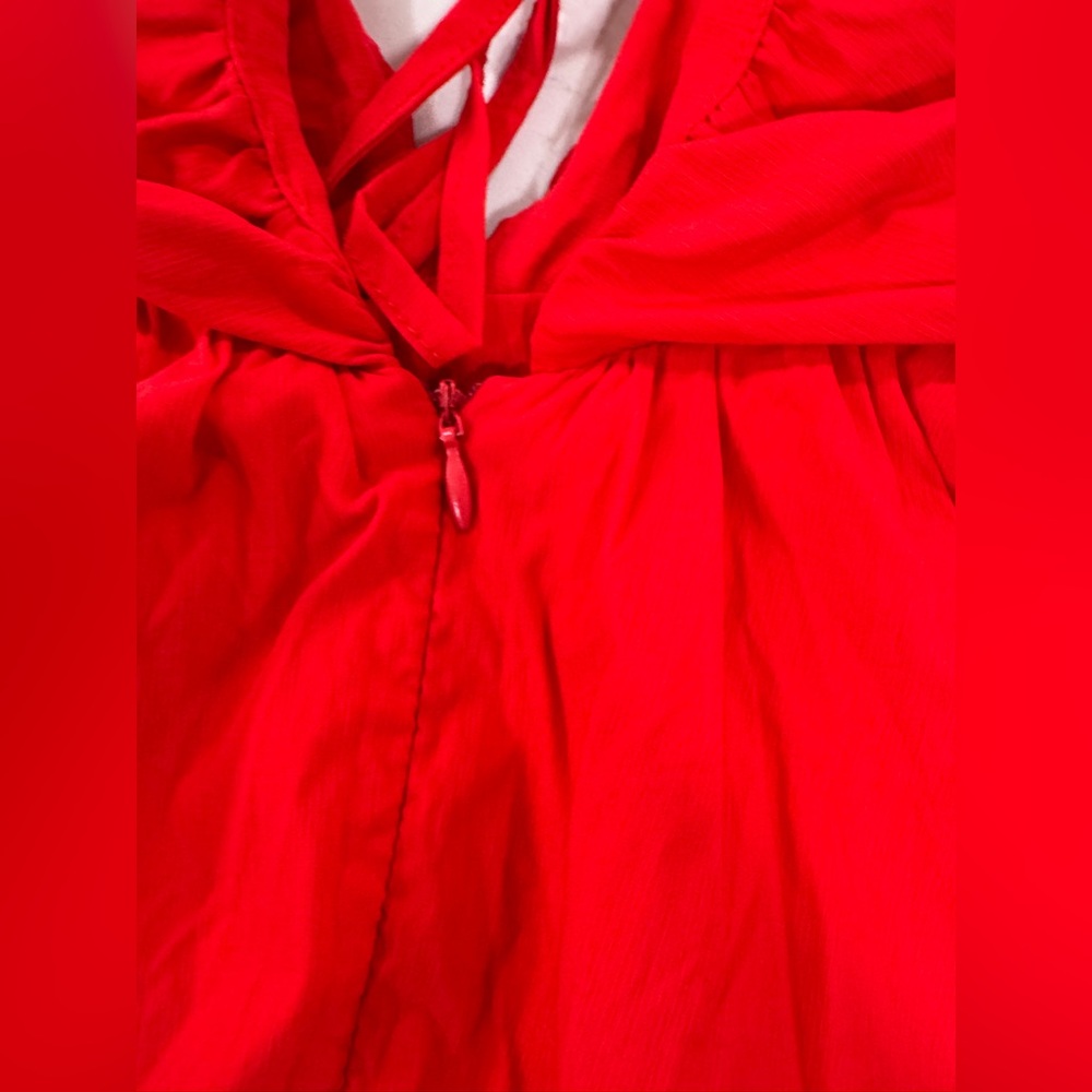 Red Sleeveless Blouse - Picture 11 of 11